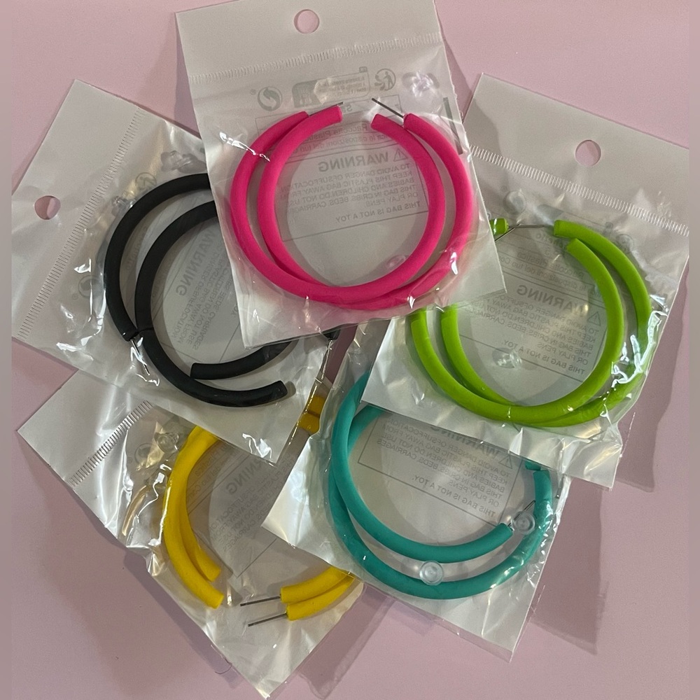 NEW 5 PIECE Vibrant Pink Hoop Earrings